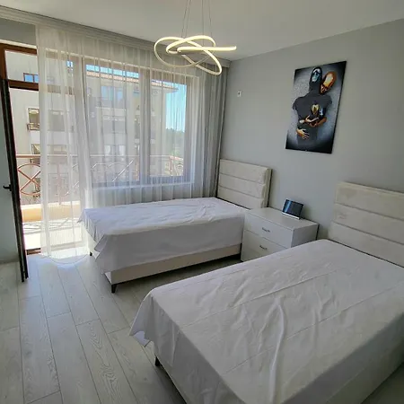 Apartment El-em Apartments-g 402