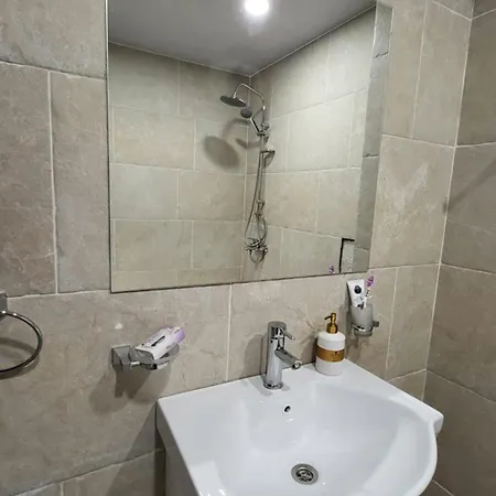 El-em Apartments-g 402 Apartment