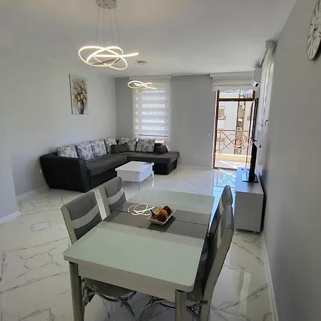 El-em Apartments-g 402